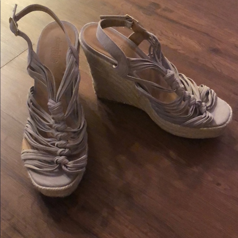 Light purple wedges